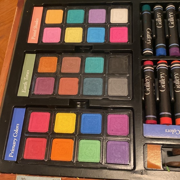 Gallery Wooden Deluxe Artist Set - slightly used - Picture 3 of 7